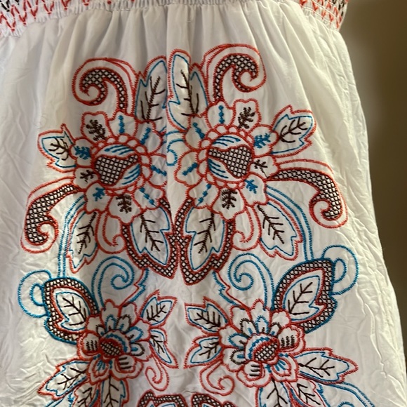 Embroidered Tank Top - Picture 2 of 14
